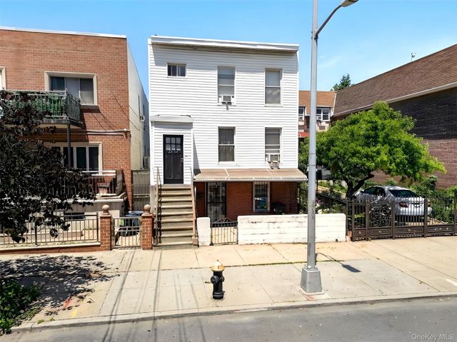 25-14 Crescent Street, Astoria, NY 11102