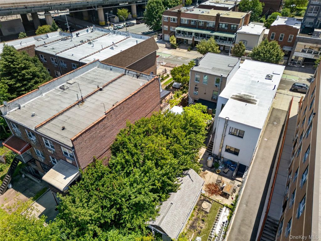 25-14 Crescent Street, Astoria, NY 11102