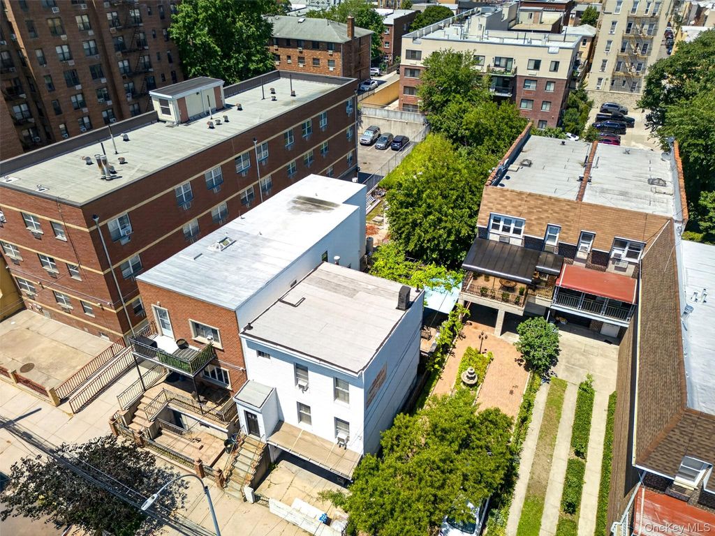 25-14 Crescent Street, Astoria, NY 11102 — photo 3