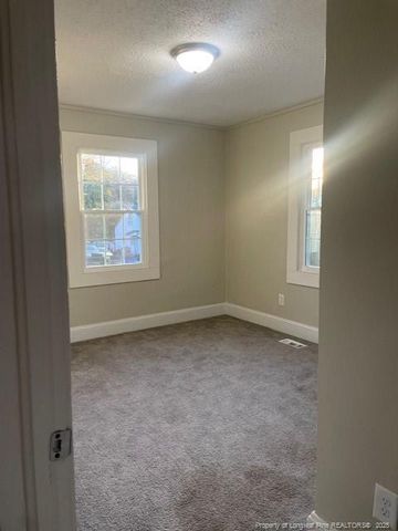 216 Oakland Drive, Fayetteville, NC 28301