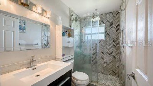 1104 FRUITLAND AVE., Bradenton, FL 34207