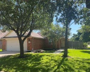 5523 Autumn Ash Lane, Rosharon, TX 77583