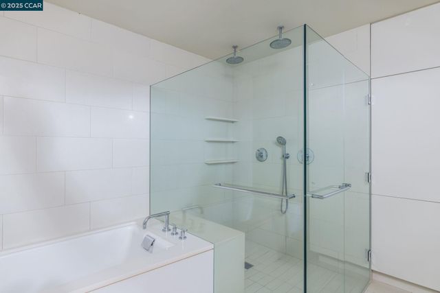 2 Crane Ct, Orinda, CA 94563