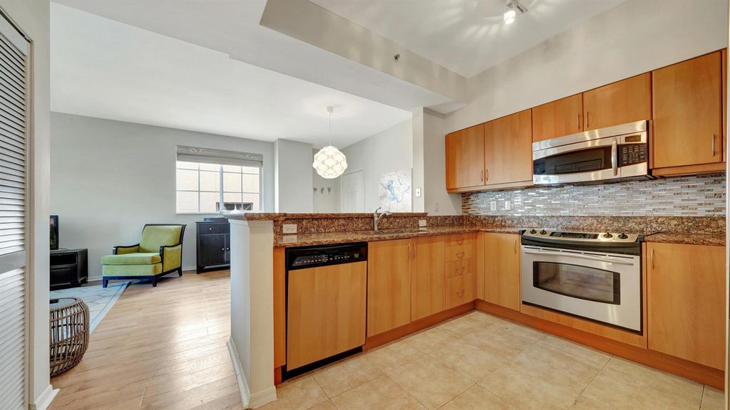 233 S Federal Highway 425, Boca Raton, FL 33432