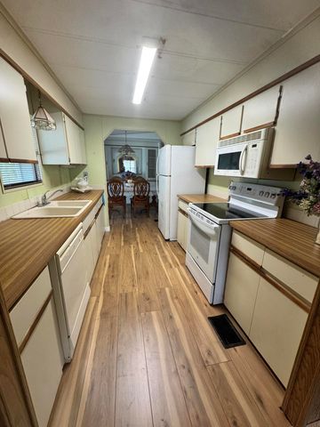 4 Felicidad Court, Fort Pierce, FL 34951