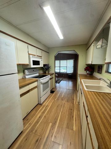 4 Felicidad Court, Fort Pierce, FL 34951