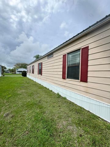 4 Felicidad Court, Fort Pierce, FL 34951