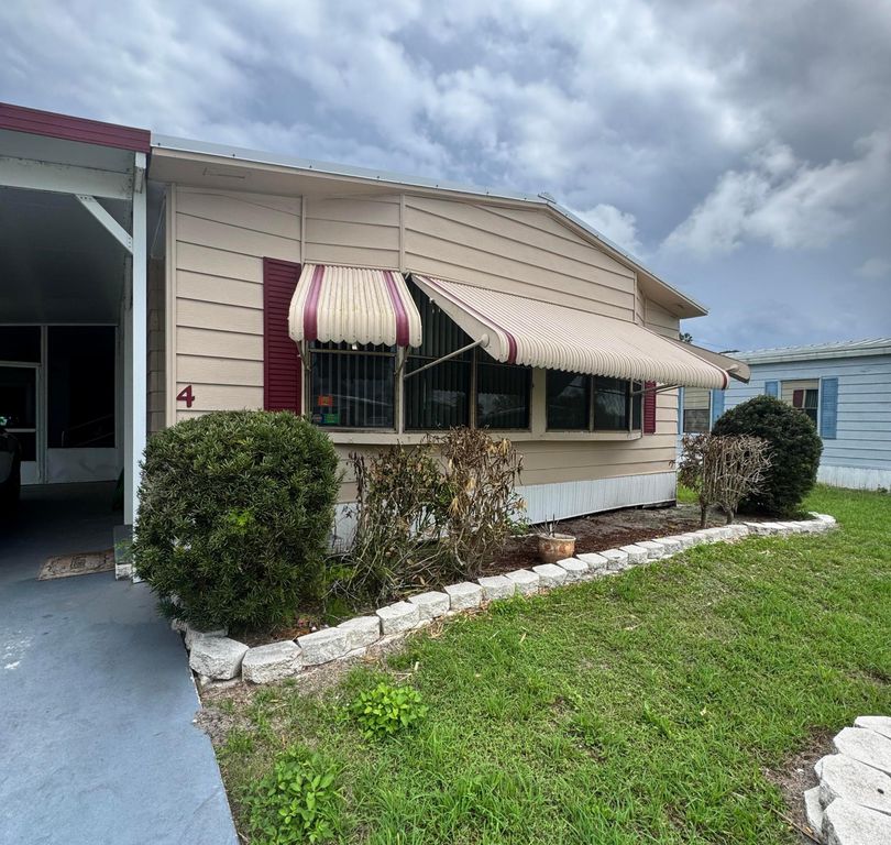 4 Felicidad Court, Fort Pierce, FL 34951