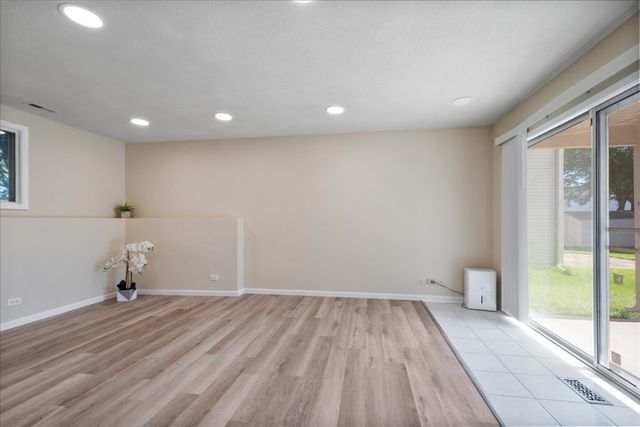 223 AUGUSTA Drive, Vernon Hills, IL 60061