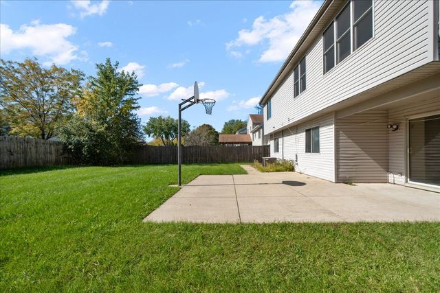 223 AUGUSTA Drive, Vernon Hills, IL 60061