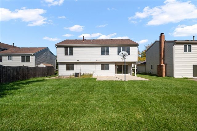 223 AUGUSTA Drive, Vernon Hills, IL 60061