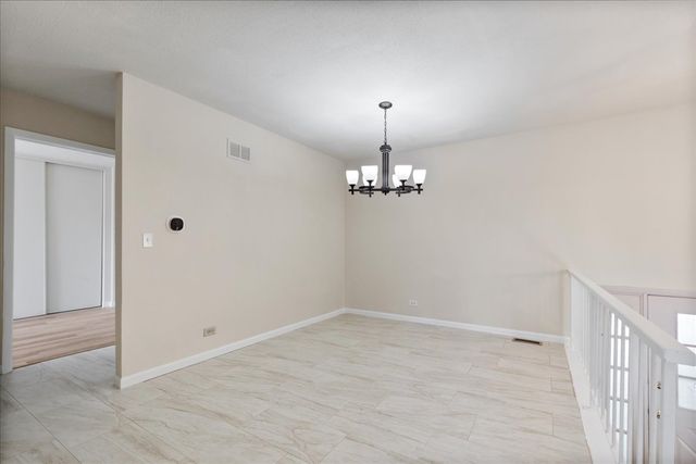 223 AUGUSTA Drive, Vernon Hills, IL 60061