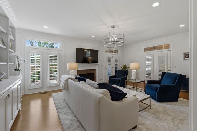 236 Burlington Pl, Nashville, TN 37215