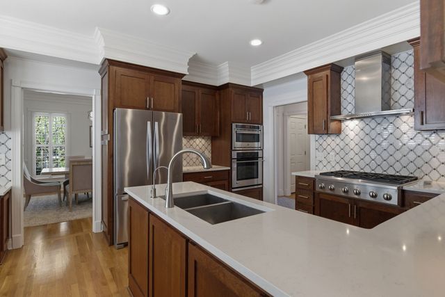 236 Burlington Pl, Nashville, TN 37215