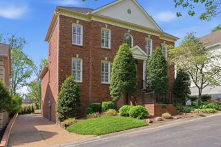 236 Burlington Pl, Nashville, TN 37215