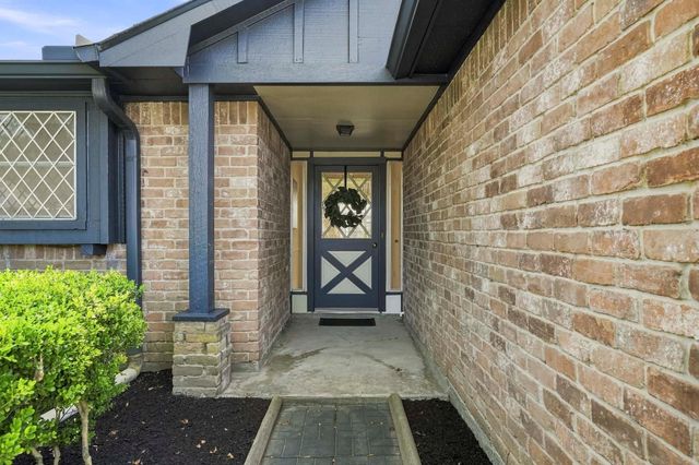 13539 Brook Hollow Drive, Sugar Land, TX 77498