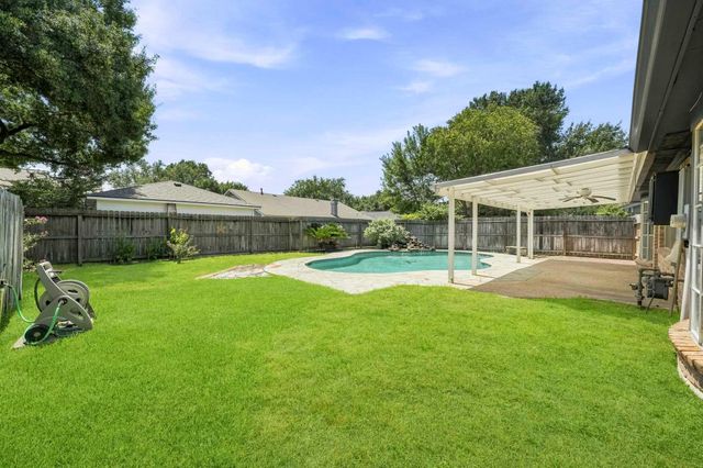 13539 Brook Hollow Drive, Sugar Land, TX 77498