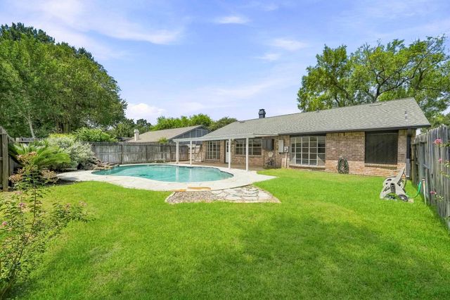 13539 Brook Hollow Drive, Sugar Land, TX 77498