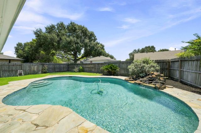13539 Brook Hollow Drive, Sugar Land, TX 77498