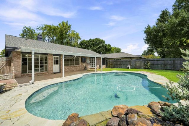 13539 Brook Hollow Drive, Sugar Land, TX 77498