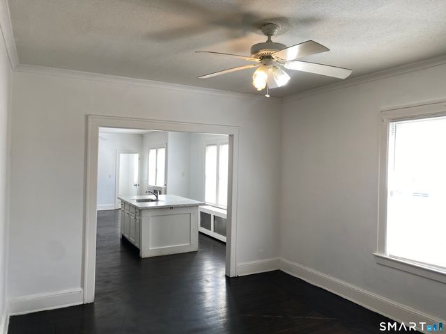 54-56 Westbourne Parkway 1st floor, Hartford, CT 06112