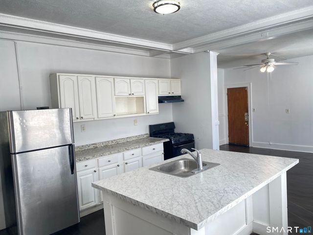 54-56 Westbourne Parkway 1st floor, Hartford, CT 06112