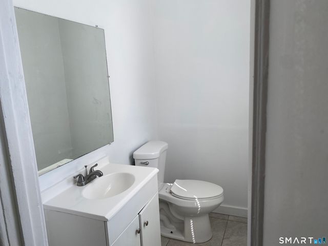 54-56 Westbourne Parkway 1st floor, Hartford, CT 06112