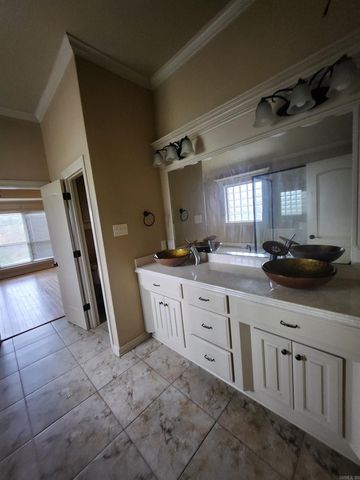 1310 Starfield Street, North Little Rock, AR 72116