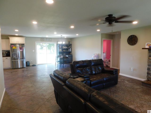 1413 State Route 810 N., Kuttawa, KY 42055