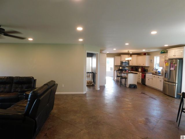 1413 State Route 810 N., Kuttawa, KY 42055