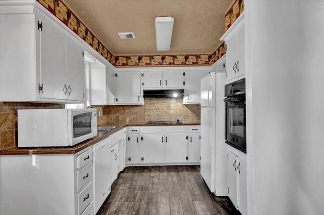 7724 NW 26th Street, Bethany, OK 73008