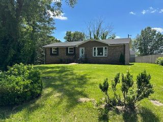 2705 W Copeland Ct, Clarksville, TN 37042