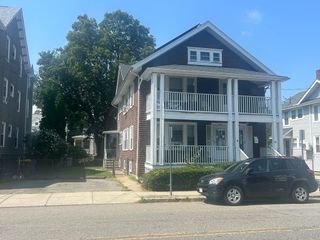 884-886 Robeson St, Fall River, MA 02720