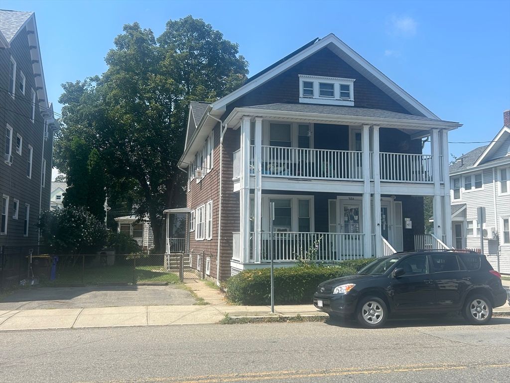884-886 Robeson St, Fall River, MA 02720