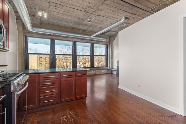 1151 W 14th Place 332, Chicago, IL 60608