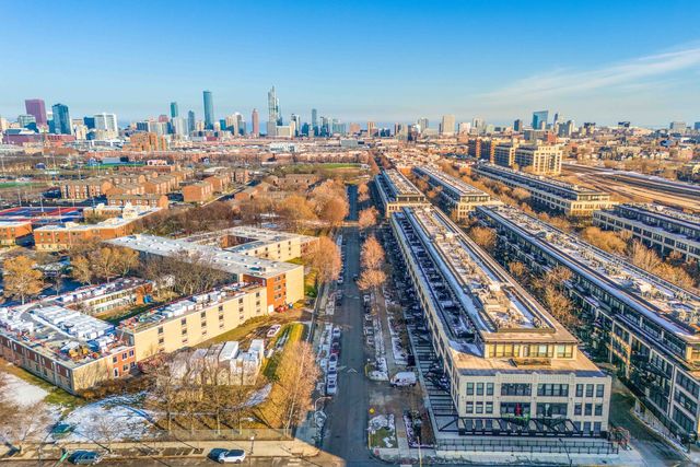 1151 W 14th Place 332, Chicago, IL 60608