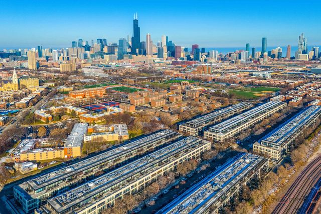 1151 W 14th Place 332, Chicago, IL 60608