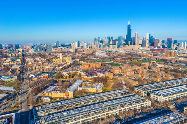 1151 W 14th Place 332, Chicago, IL 60608