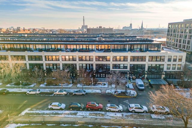 1151 W 14th Place 332, Chicago, IL 60608