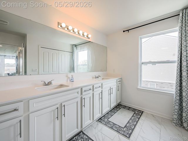 4054 Jayden Court, Sterling Heights, MI 48314