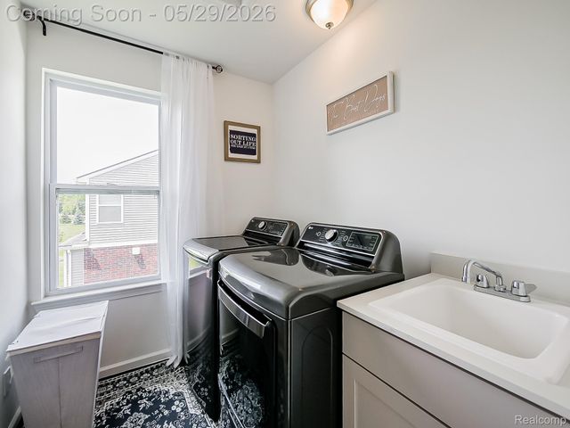 4054 Jayden Court, Sterling Heights, MI 48314