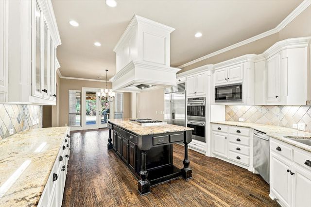 731 Lockridge Road, Lantana, TX 76226