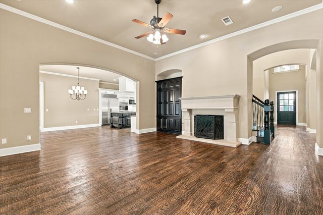 731 Lockridge Road, Lantana, TX 76226