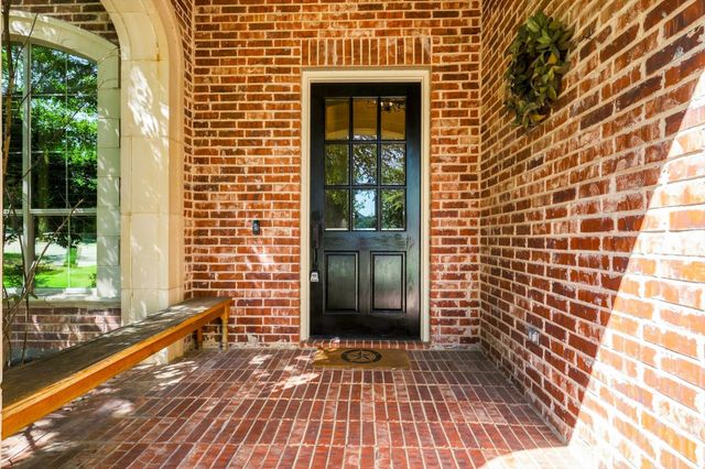 731 Lockridge Road, Lantana, TX 76226