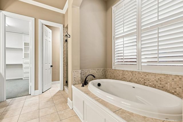 731 Lockridge Road, Lantana, TX 76226