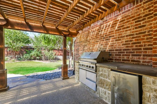 731 Lockridge Road, Lantana, TX 76226