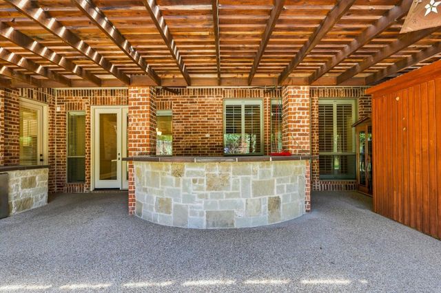 731 Lockridge Road, Lantana, TX 76226