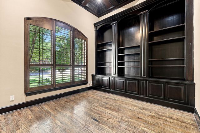 731 Lockridge Road, Lantana, TX 76226