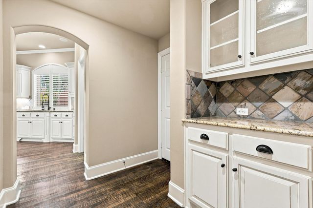 731 Lockridge Road, Lantana, TX 76226