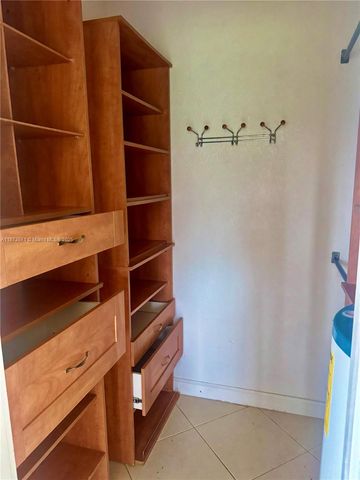 924 SE 2nd St 29, Fort Lauderdale, FL 33301